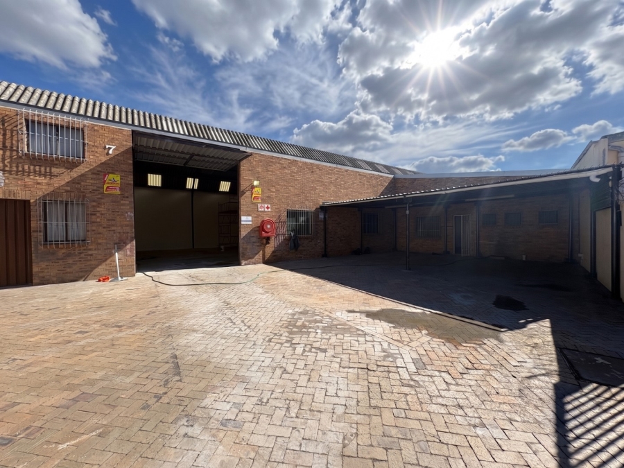 To Let Commercial Property for Rent in Montague Gardens Western Cape